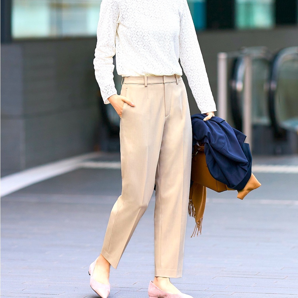 UNIQLO Beige Taupe Smart Ankle Pants Size 27
